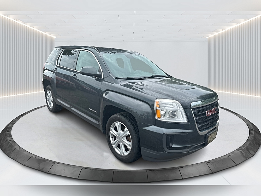 Why the 2017 GMC Terrain SLE 6 MONTHS WARRANTY OR 2 FREE OIL CHANGES INCLUDED Stands Out 🌟