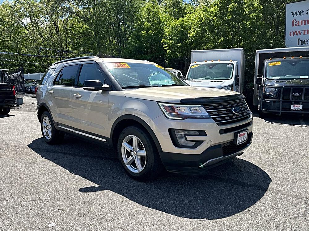 Why the 2017 Ford Explorer XLT AWD 4dr SUV Stands Out 🌟
