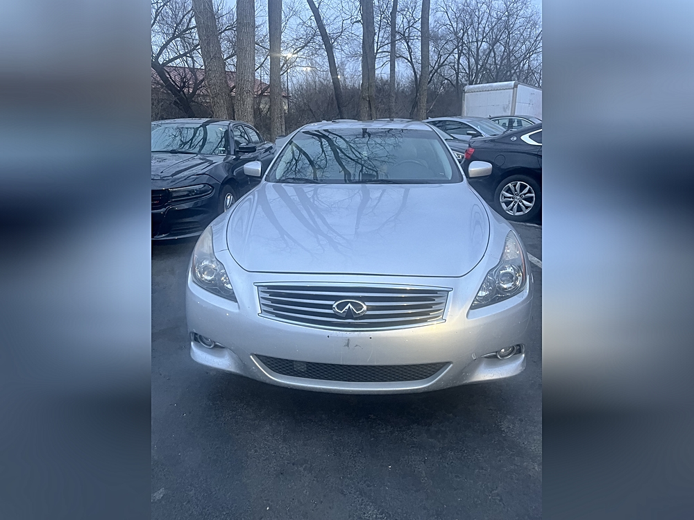 Take the Wheel of Possibility: 2014 Infiniti Q60 2dr Auto Journey RWD