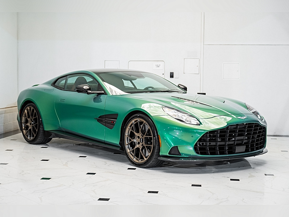 2025 Aston Martin Vanquish Coupe: A Blend of Luxury, Power, and Innovation
