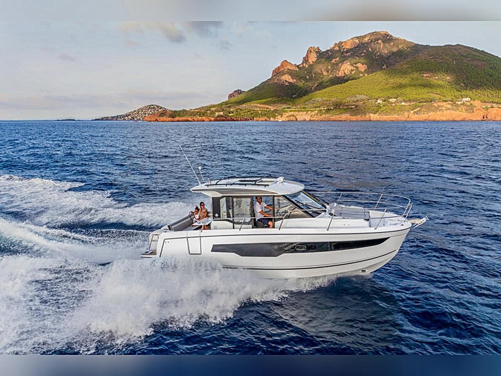 All-Season Comfort, All-Around Capability: Meet the 2025 Jeanneau NC 895 S2