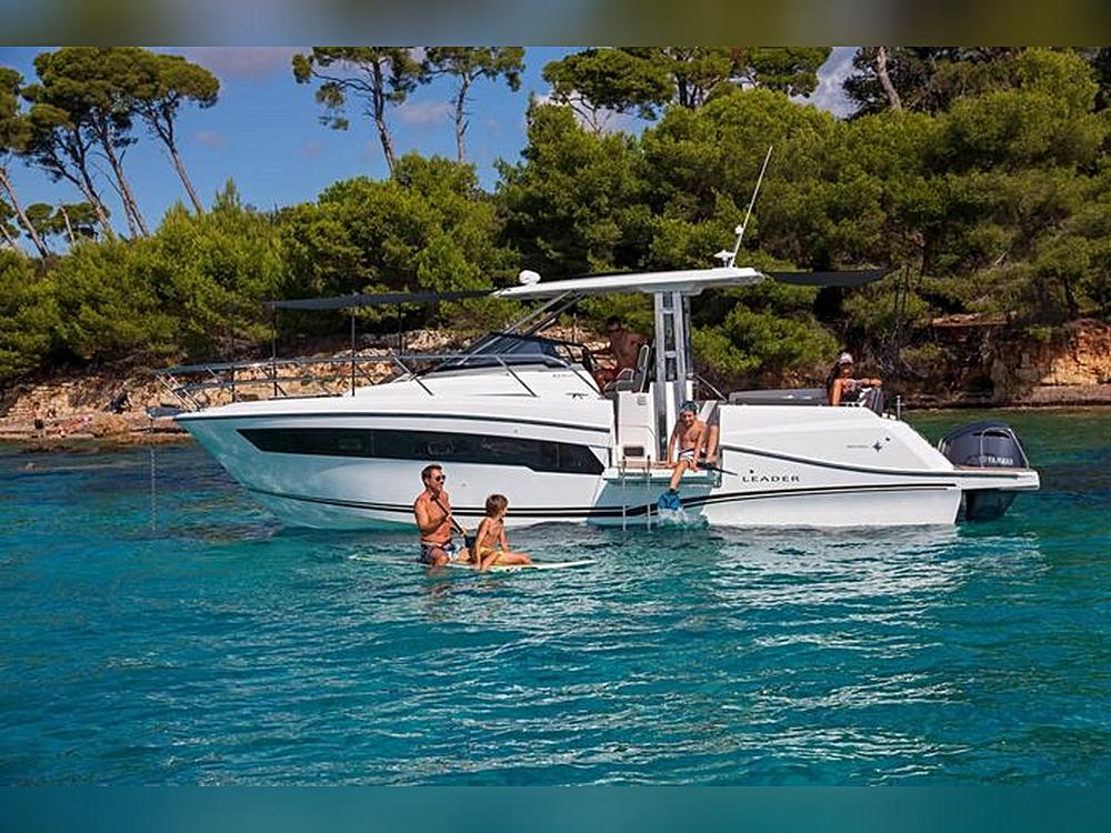 💰 Best Value Showdown: 3 Top Power Boats between $415,900 – $449,000 at Louis Marine, Westbrook