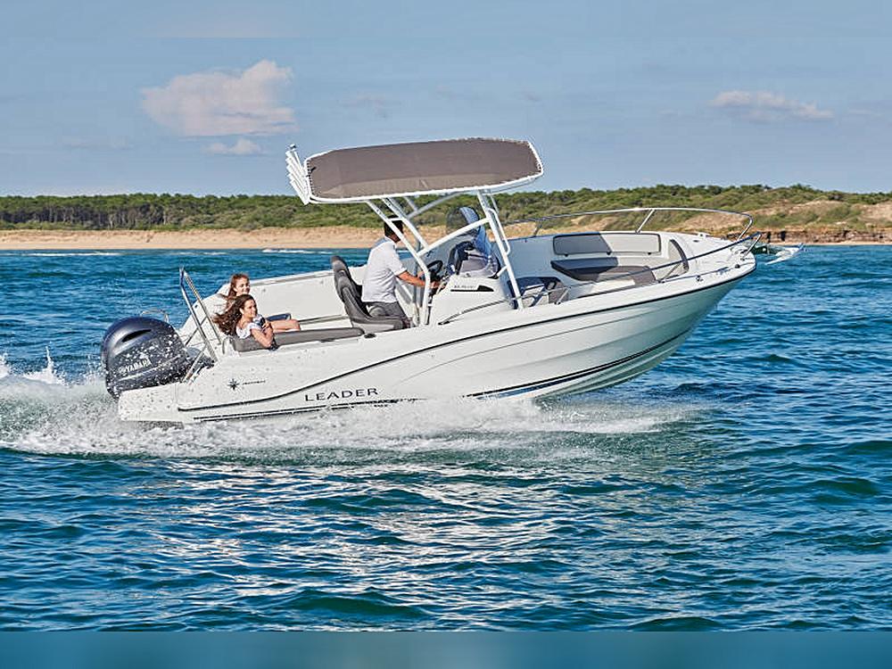 Experience Excellence on Water with the 2024 Jeanneau Leader 6.5 CC S3 (22’6″) Basic 🚤
