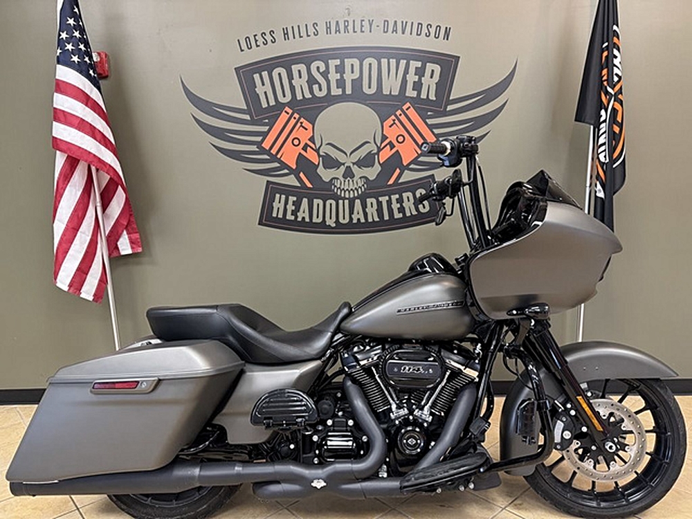 🏍️ 3 Ways to Ride Better: The Harley-Davidson FLTRXS – Road Glide Special, FLHXSE – CVO Street Glide, and Softail Motorcycle Showdown!