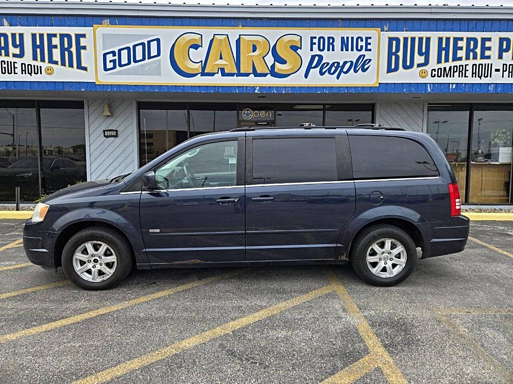 🚐 The Mini-Van Van Showdown: 3 Top Picks at GOOD CARS 4 NICE PEOPLE, Omaha