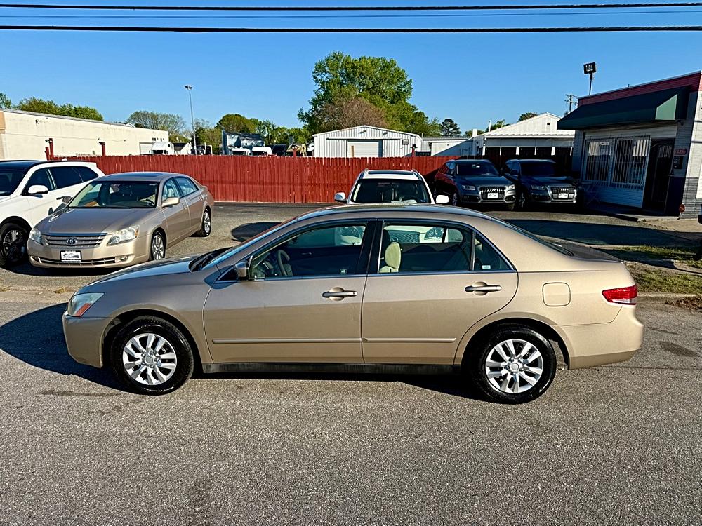 🚘 Take the Wheel of Possibility: 2004 HONDA ACCORD LX 🚘