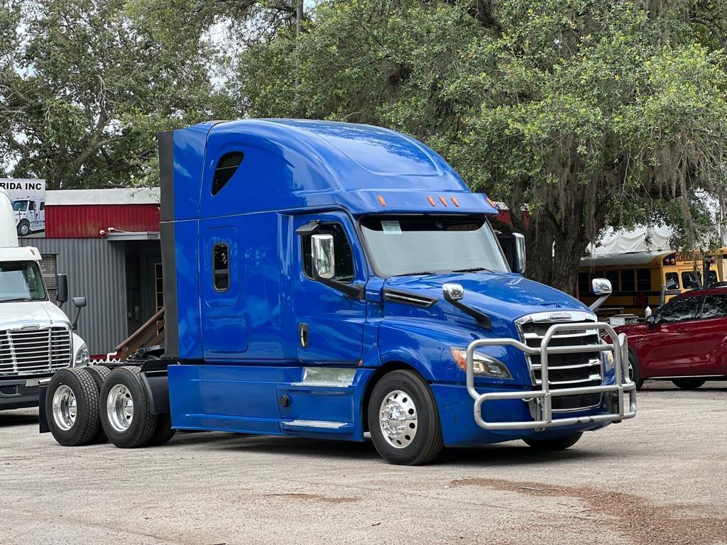 Power and Luxury on Wheels: The 2019 Freightliner New Cascadia 126