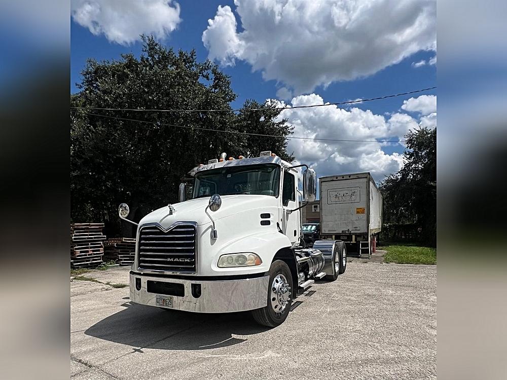A Vision for the Road: The 2014 Mack Vision Daycab