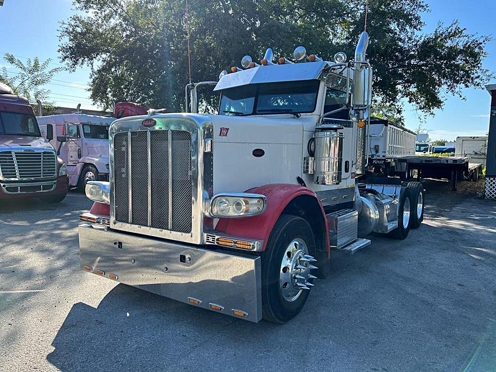 Built to Haul, Styled to Impress: The 2008 Peterbilt CT388