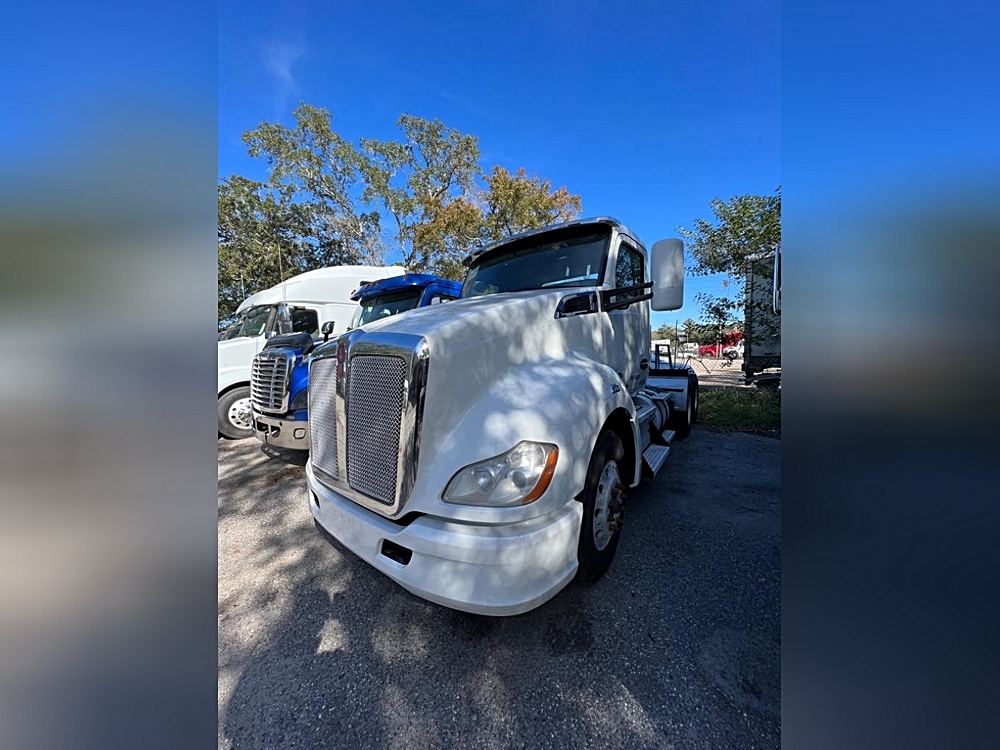 🚘 Take the Wheel of Possibility: 2015 Kenworth T680