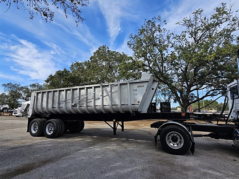 Unlock the Possibilities with the 1999 Fruehauf TR Trailer