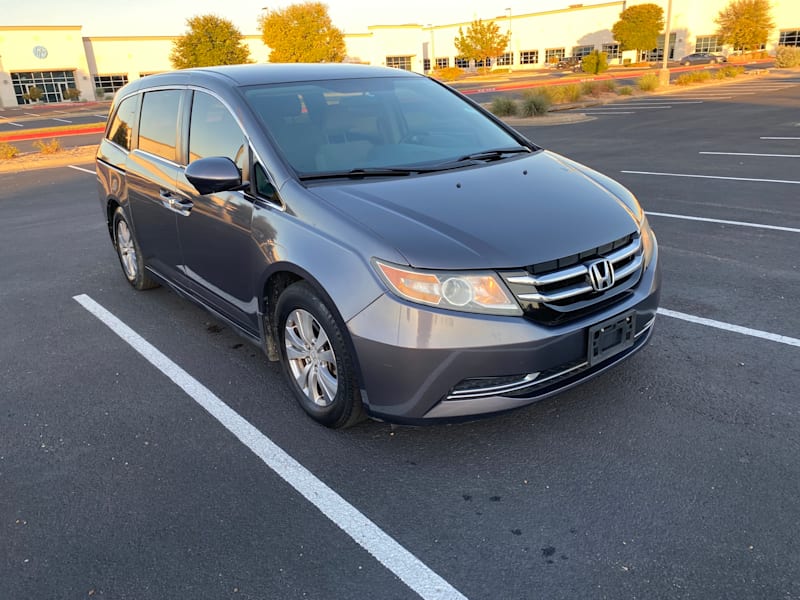 A Minivan Marvel: 2016 Honda Odyssey 5dr EX Ready for Your Adventures