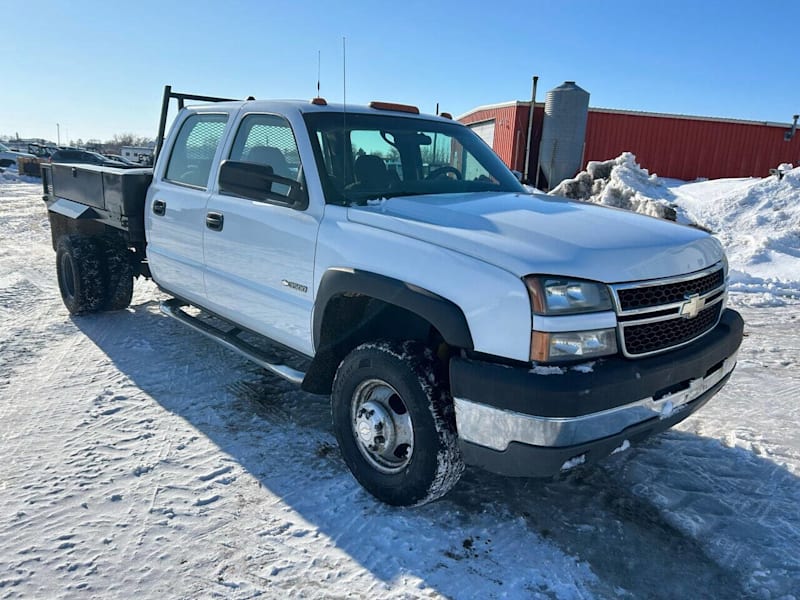 Haul in Style with the 2006 Chevrolet Silverado 3500 4X4 Crew Cab