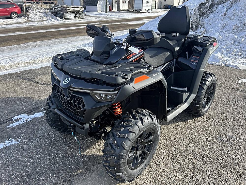 Why the 2025 CFMoto CFMOTO CFORCE 1000 TOURING LE TOURING Stands Out 🌟