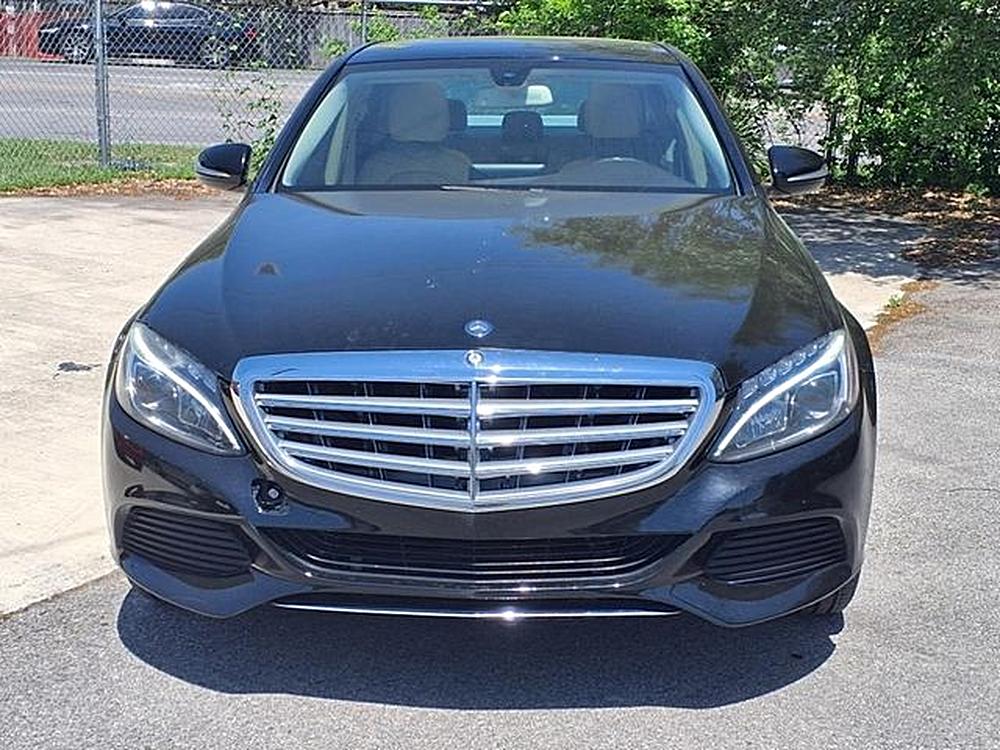 Una Revisión Detallada del 2015 Mercedes-B C-Class C 300 4MATIC