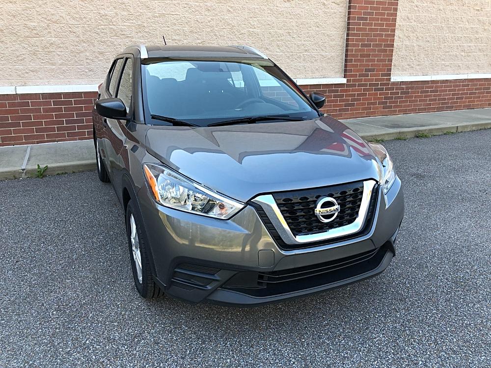 🚘 Take the Wheel of Possibility: 2019 Nissan Kicks SR FWD