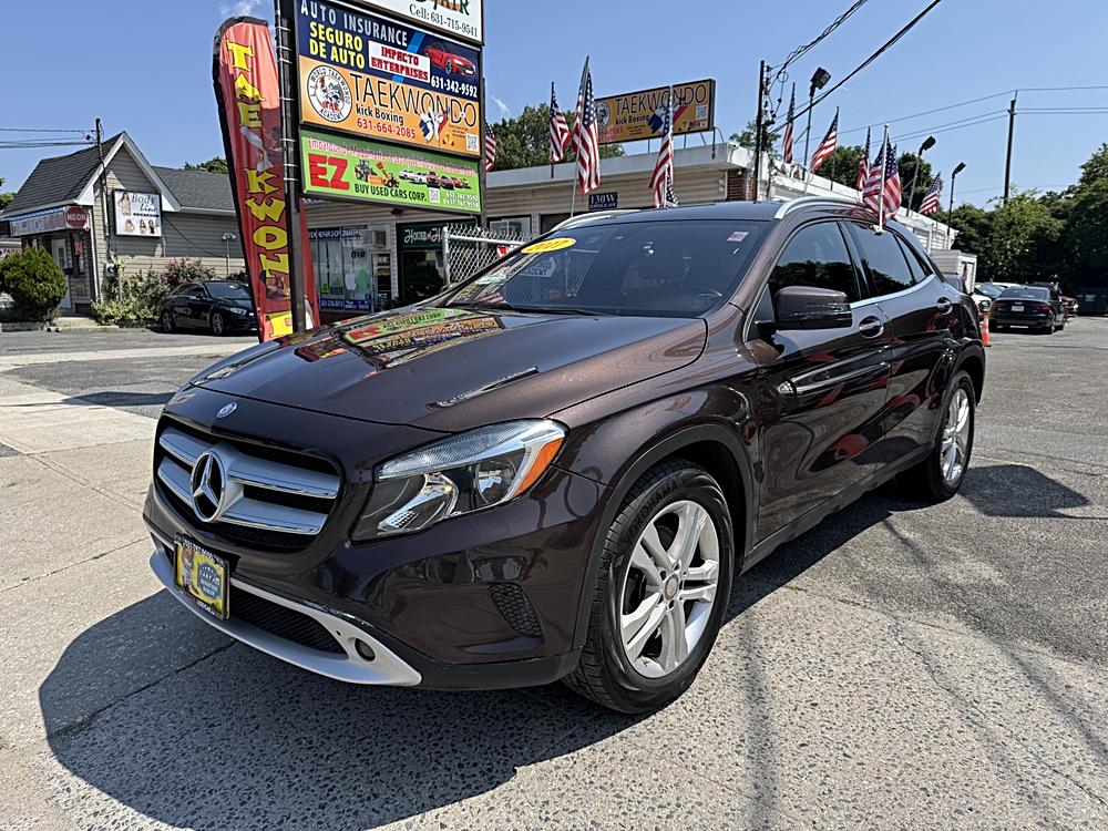 Why the 2017 Mercedes-Benz GLA GLA 250 4MATIC SUV Stands Out 🌟