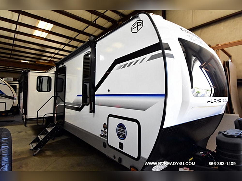 “Cruising in Comfort: A Comprehensive Review of the 2025 Forest River Alpha Wolf 26RL”