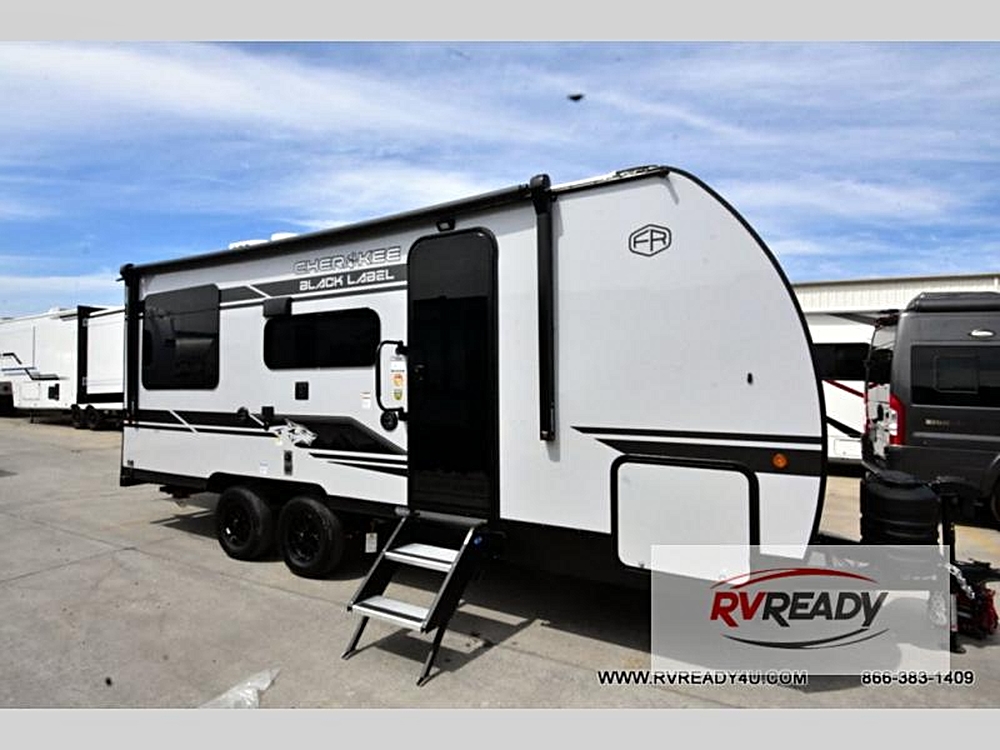 Inspiring Stories of RV Nomads: Real-Life Adventures on the Road