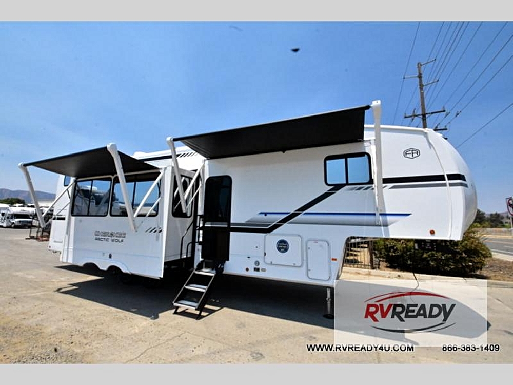 🚐 3 Ways to Adventure: The Cherokee Arctic Wolf 331BH, 3950SUITE, and 3250SUITE RV/Camper Showdown!