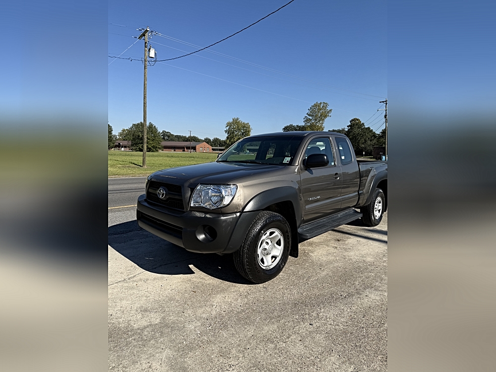 🚘 Take the Wheel of Possibility: 2011 Toyota Tacoma 2WD Access I4 MT (Natl) 🚘