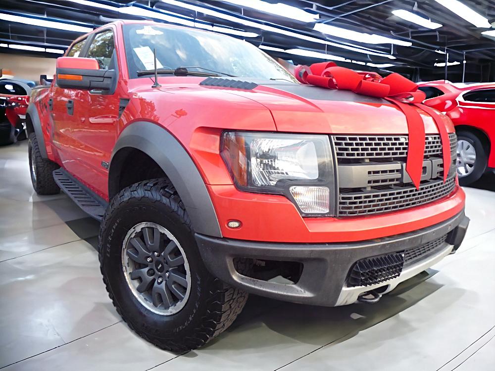 “Unleash the Beast: The 2011 Ford F-150 SVT Raptor That Stands Apart”