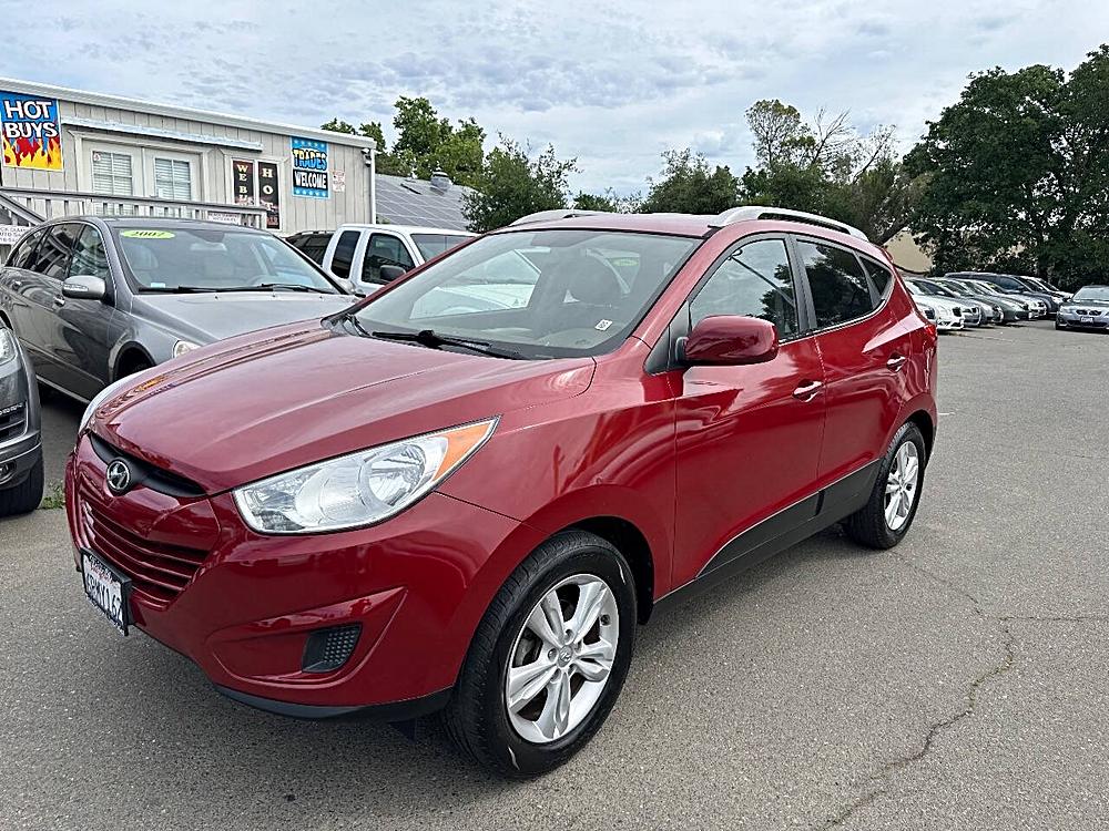 A Day With the 2011 Hyundai Tucson GLS 4dr SUV