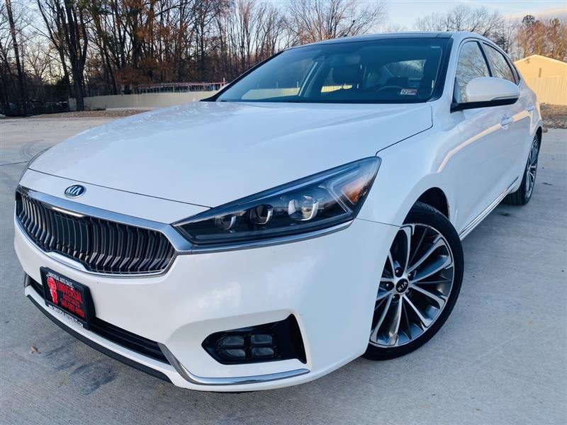 Discover the 2019 Kia Cadenza Technology at Universal Motors LLC