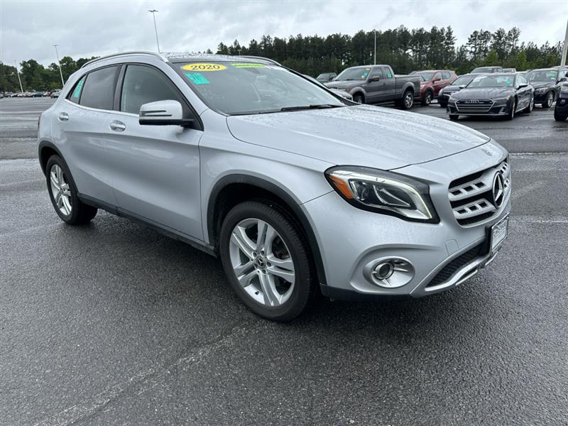 Gleaming Elegance: The 2020 Mercedes-Benz GLA 250