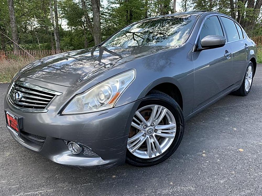 Sedan Showpiece: Comparing the G, the B, and the L in Luxury Motion