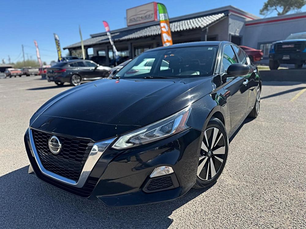 🚗 3 Ways to Drive Better: The Nissan Altima, Sentra, and Altima Showdown!