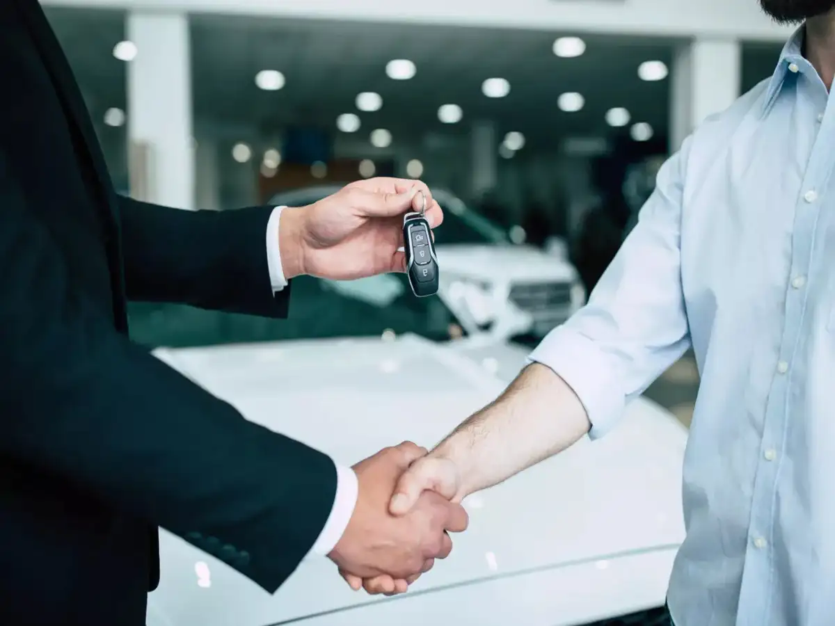 Battle of the Sedans: A Comparison of 2023 Toyota Corolla LE, 2019 Toyota Camry SE, and 2015 Hyundai Elantra SE