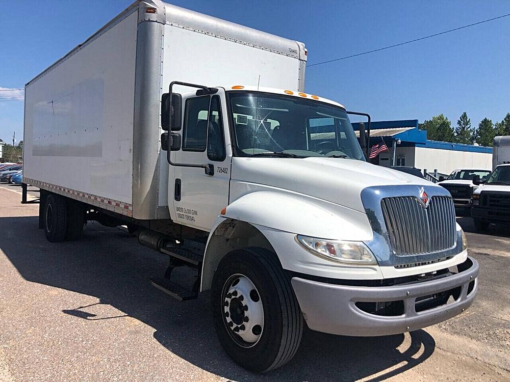 🚚 Featured Commercial Truck: 2017 International DuraStar 4300 4X2 2dr Regular Cab 🚚