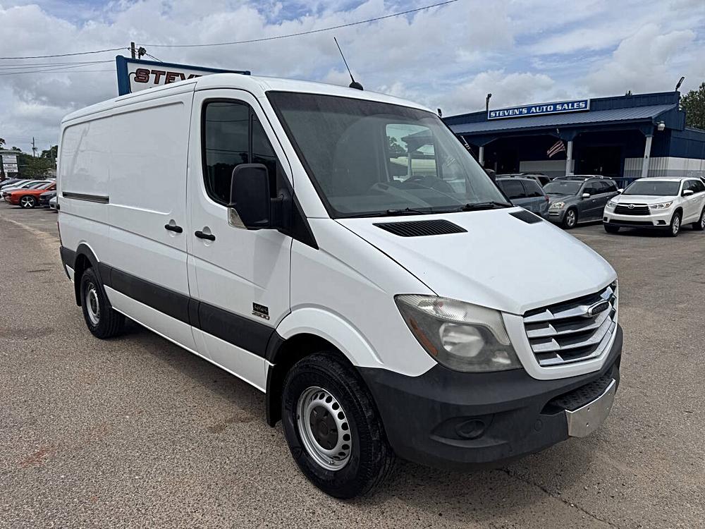 “Why the 2014 Freightliner Sprinter 2500 3dr Cargo 144 in. WB Stands Out”