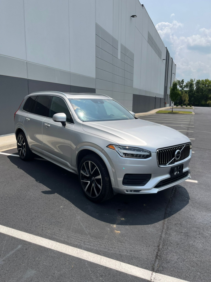 A Symphony of Luxury: The 2020 Volvo XC90 T6 Momentum AWD