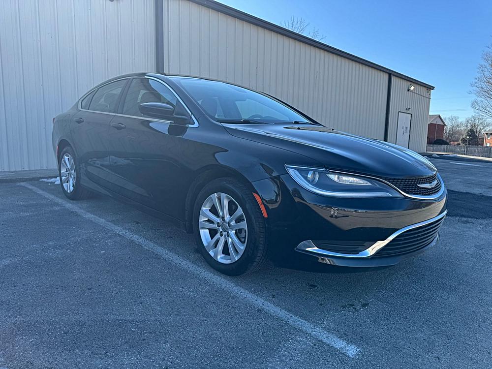 A Smooth Ride with the 2016 Chrysler 200 Limited