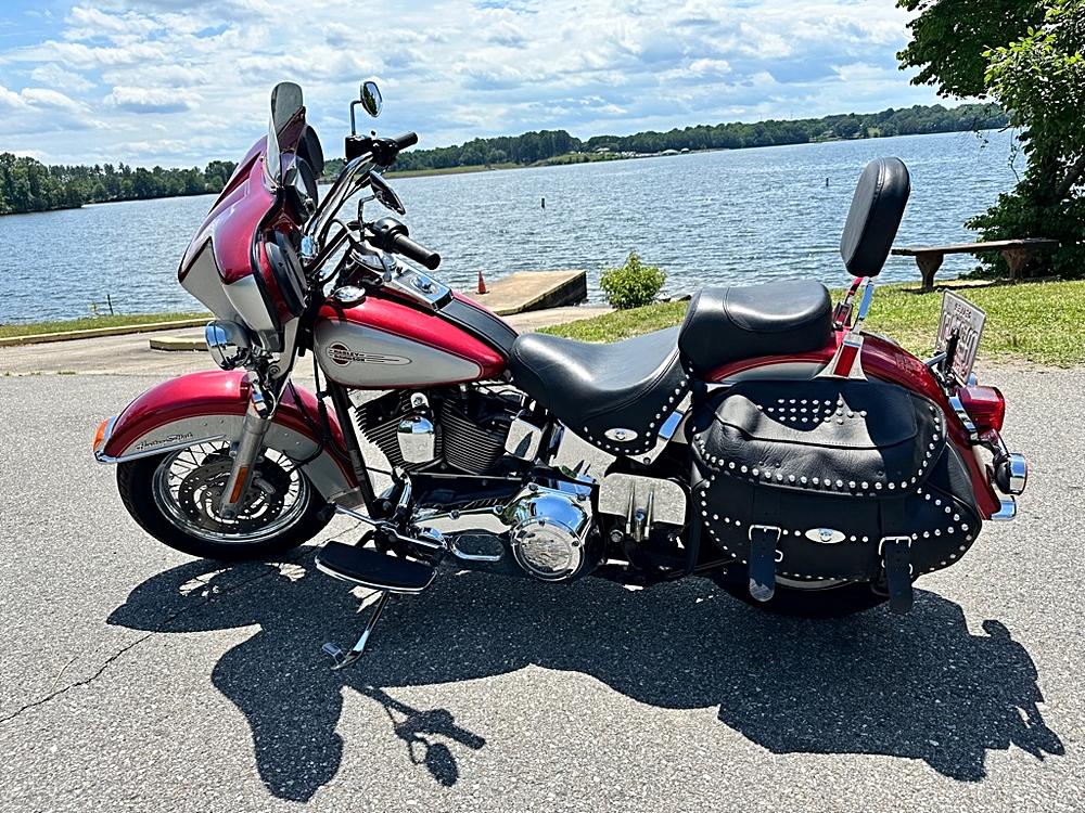 The Exceptional 2004 HARLEY DAVIDSON SOFT-TAIL: A Ride to Remember 🏍️🔥