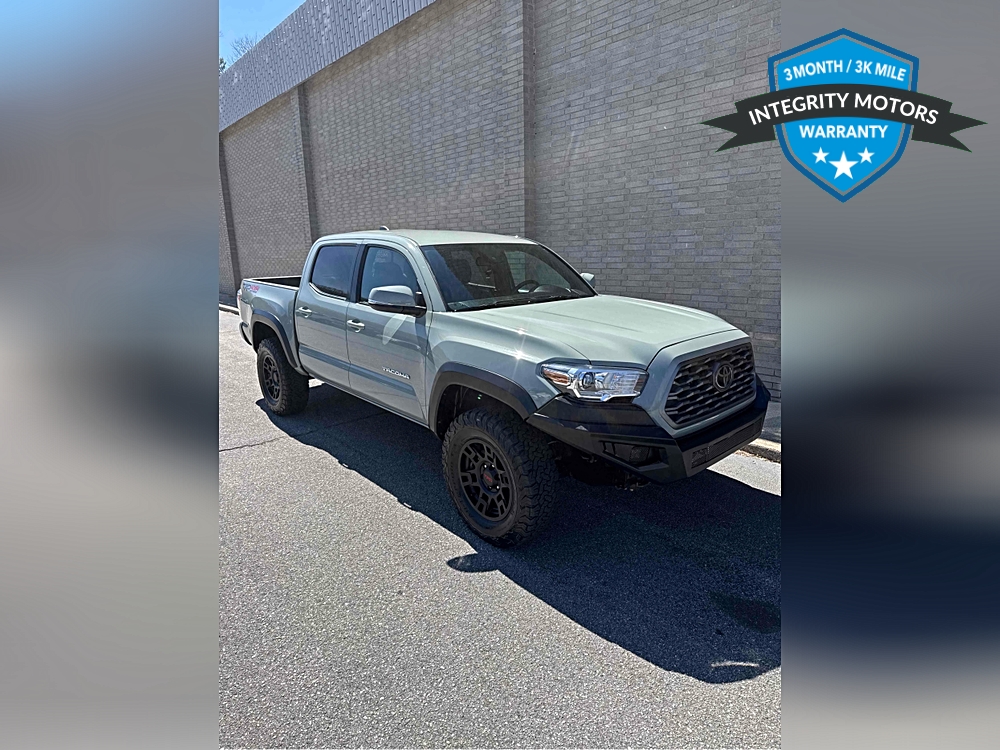 Why the 2023 Toyota TACOMA SR5 Double Cab Long Bed V6 6AT Stands Out 🌟