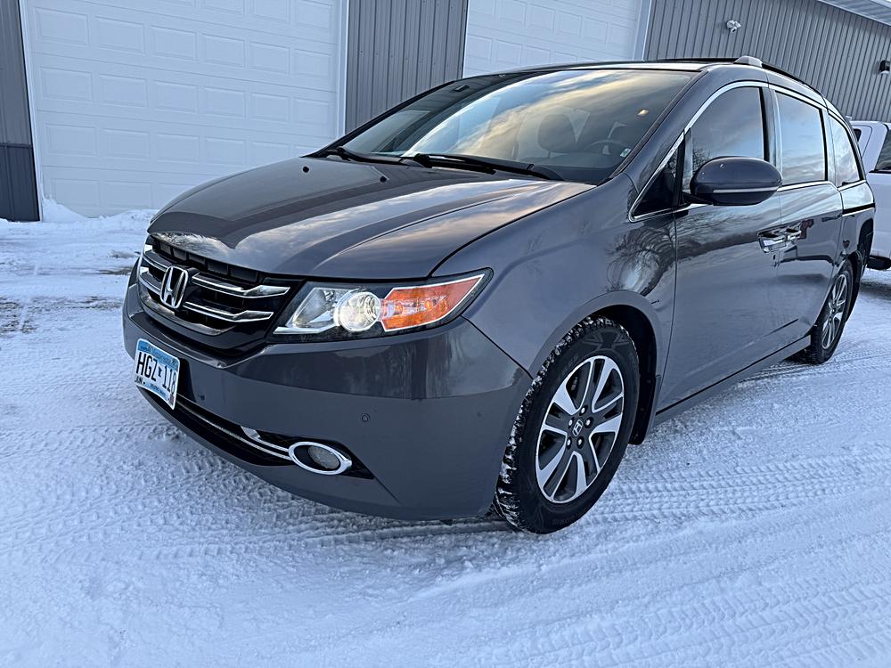 Take the Wheel of Possibility: 2014 Honda Odyssey 5dr Touring