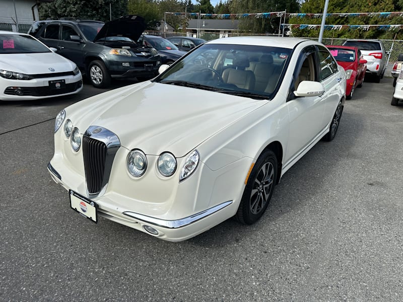 A Unique Blend of Style and Performance: 2006 Mitsuoka Nouera 4WD
