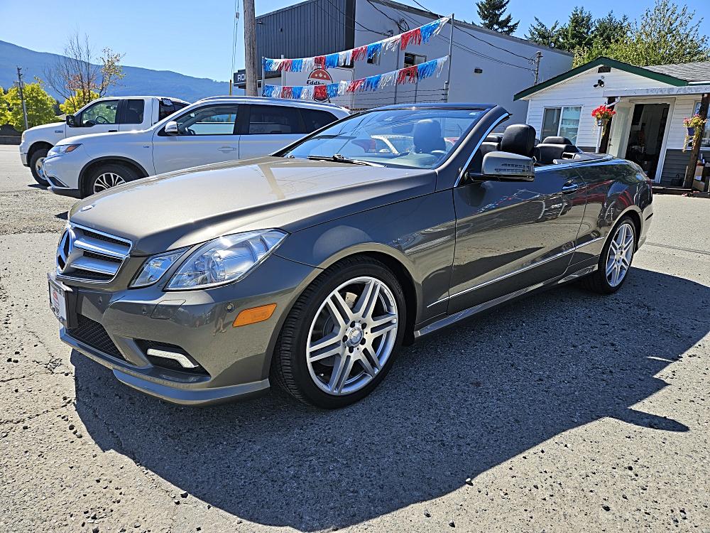 Why the 2011 Mercedes-Benz E 350 2dr Cabriolet E 350 RWD Stands Out 🌟