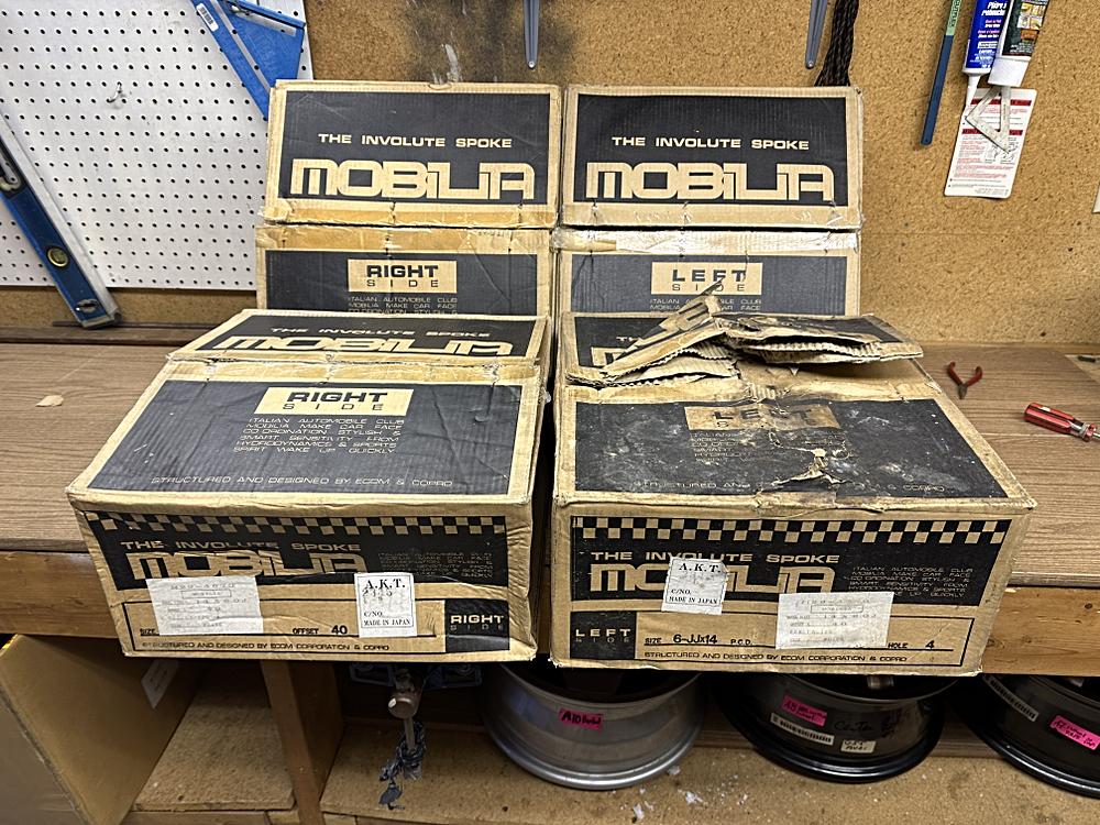 Discover the Timeless Elegance of Mobila Involute Directional Alloy Wheels