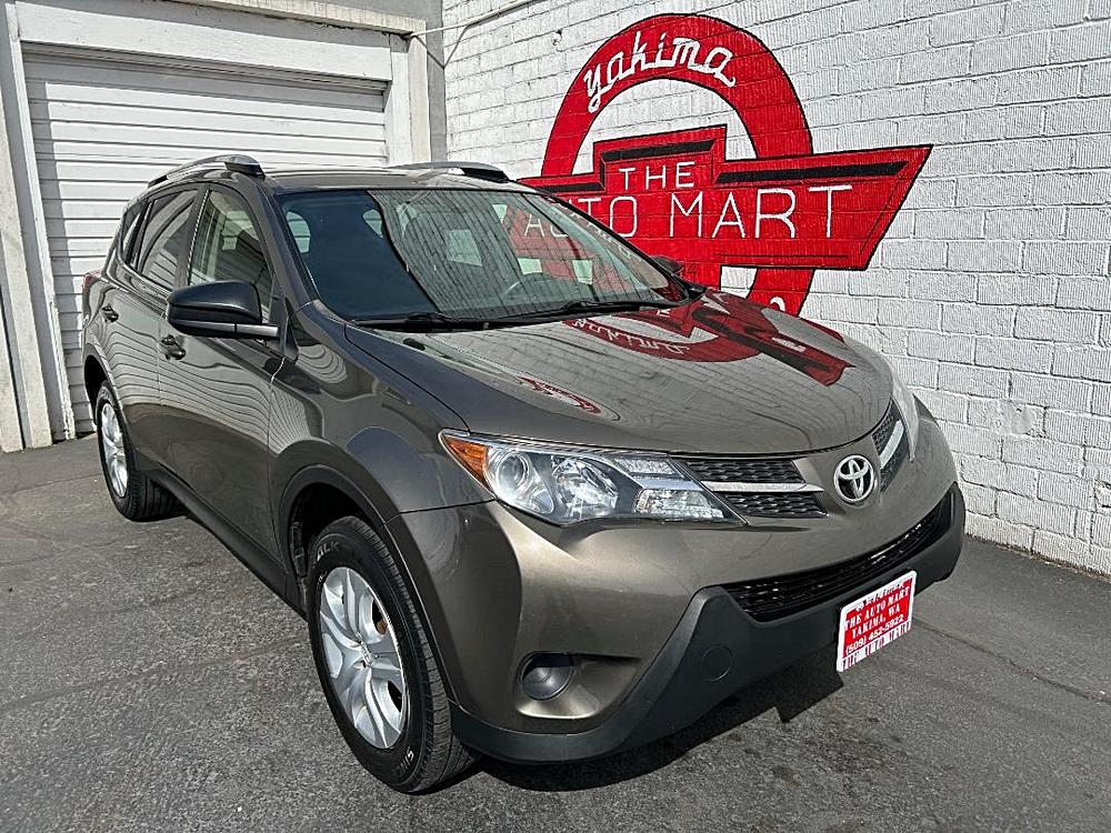 Why the 2014 Toyota RAV4 AWD 4dr LE (Natl) Stands Out 🌟