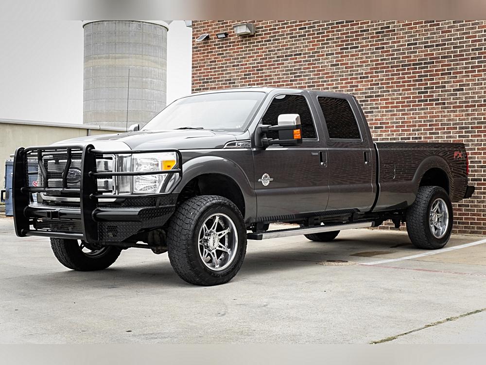 Why the 2015 Ford Super Duty F-350 SRW 4WD Crew Cab LARIAT Stands Out 🌟
