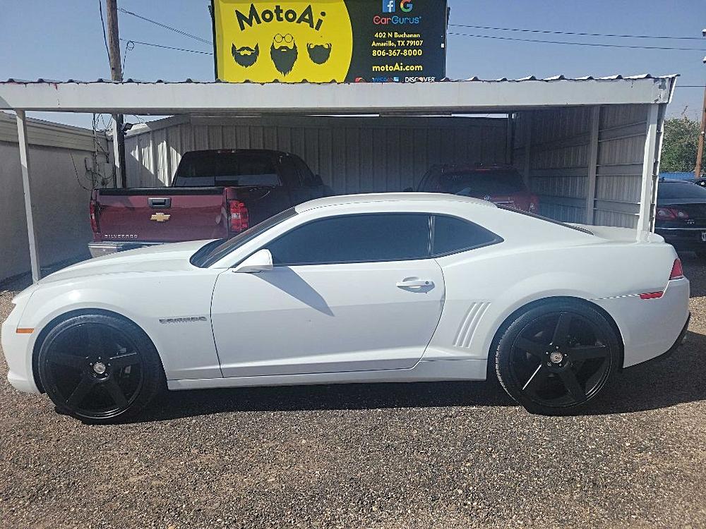 Drive Into Style and Performance with the 2015 Chevrolet Camaro LS