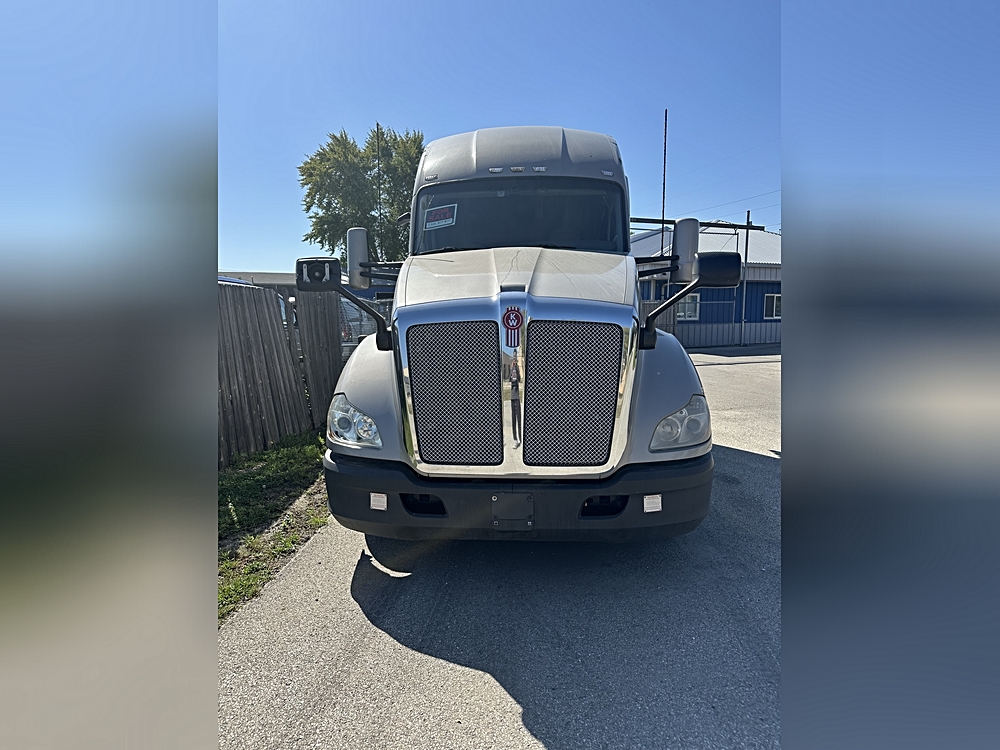 Discover the 2018 Kenworth T680 Truck: A Reliable Powerhouse on Wheels 🚚