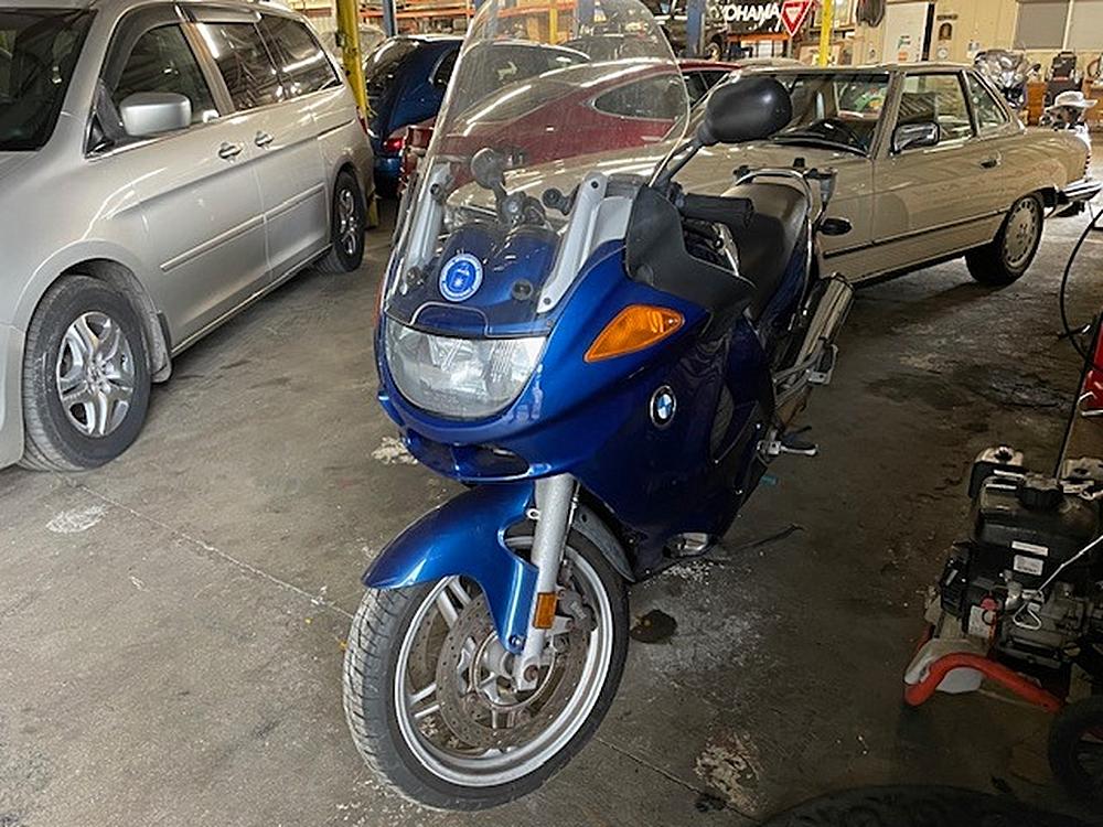 Discover the Unique Allure of the 2002 BMW R-Series: A True Sport Touring Classic