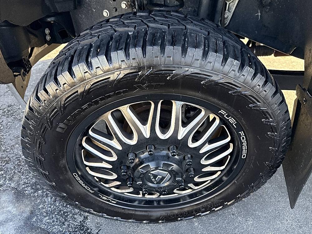 🚚 Why the 2020 Ford F-450 Super Duty King Ranch 4×4 4dr Crew Cab 8 ft. LB DRW Pickup Stands Out 🌟