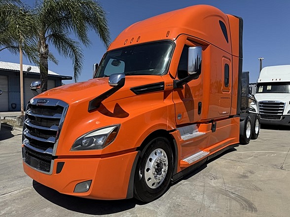 🚛 3 Ways to Work Smarter: The Freightliner CASCADIA 126 Commercial Truck Showdown!
