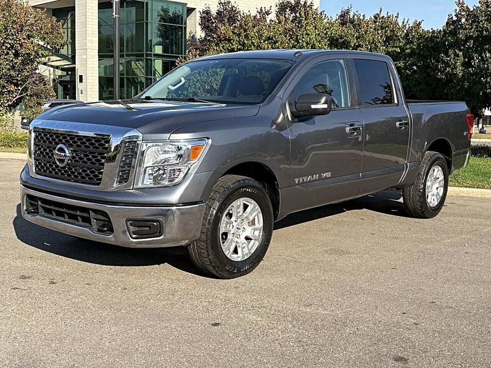Why the 2018 Nissan Titan SV 4×4 4dr Crew Cab Stands Out 🌟